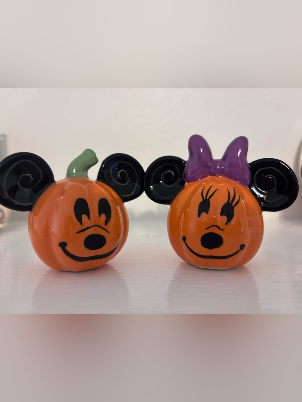 New Disney Mickey & Minnie Mouse Jack O'lantern Salt & Pepper Shaker Set -no box
